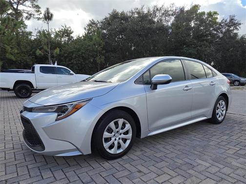 2022 Toyota Corolla LE