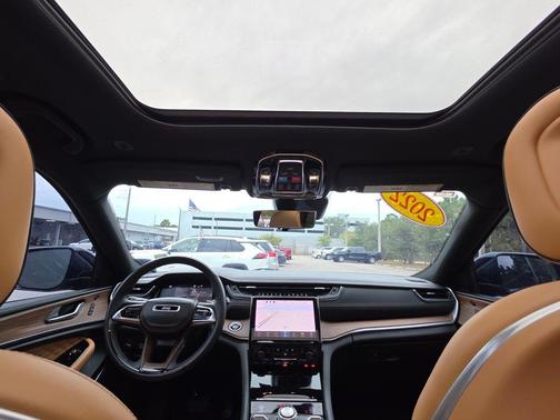 2022 Jeep Grand Cherokee Summit