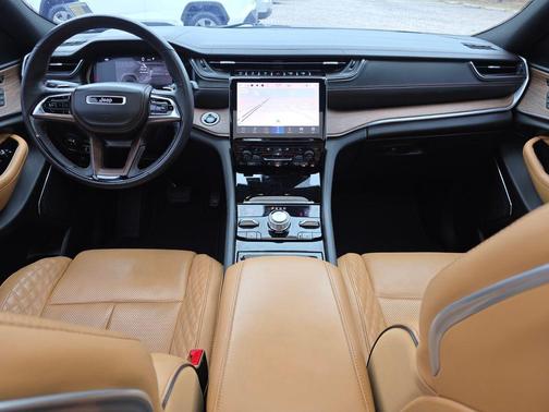 2022 Jeep Grand Cherokee Summit