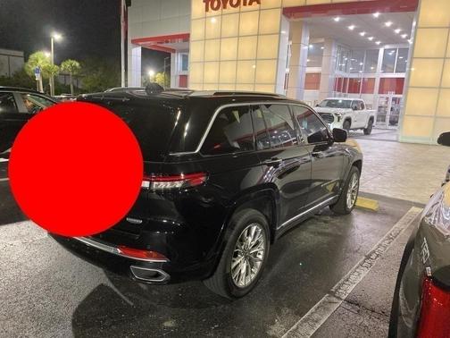 2022 Jeep Grand Cherokee Summit