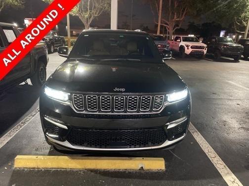 2022 Jeep Grand Cherokee Summit