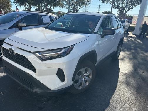 2023 Toyota RAV4 LE