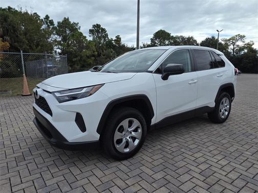 2023 Toyota RAV4 LE