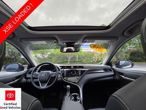 Wind Chill Pearl/Midnight Black Metallic 2019 Toyota Camry XSE