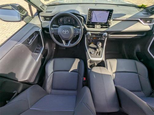 2022 Toyota RAV4 Hybrid SE