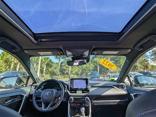 2022 Toyota RAV4 Hybrid SE