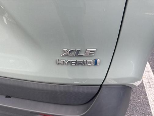 2023 Toyota RAV4 Hybrid XLE Premium