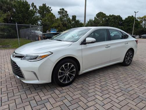 2017 Toyota Avalon XLE Plus