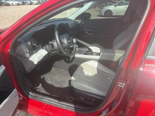 2022 Hyundai ELANTRA HEV Limited