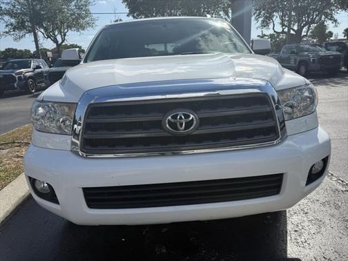2014 Toyota Sequoia SR5