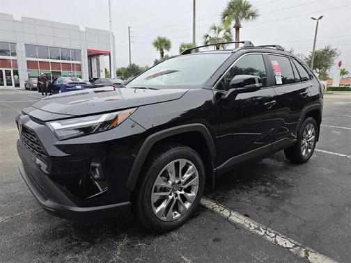 2025 Toyota RAV4 XLE Premium