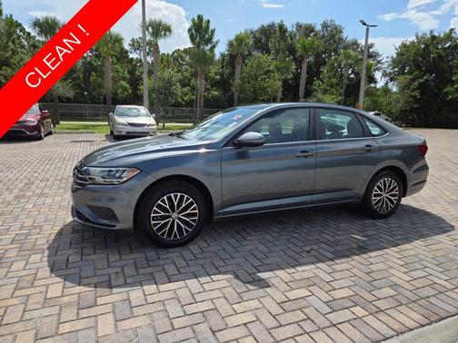Platinum Gray Metallic 2021 Volkswagen Jetta 1.4T SE