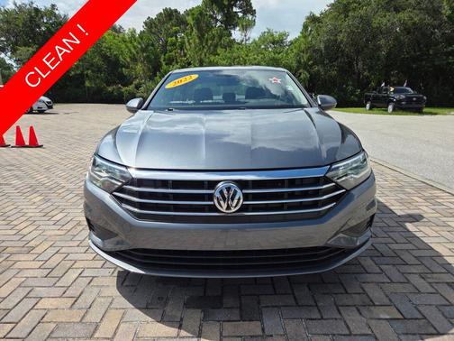 Platinum Gray Metallic 2021 Volkswagen Jetta 1.4T SE