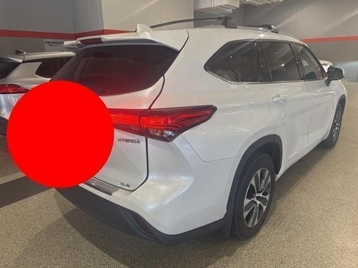 2022 Toyota Highlander Hybrid XLE