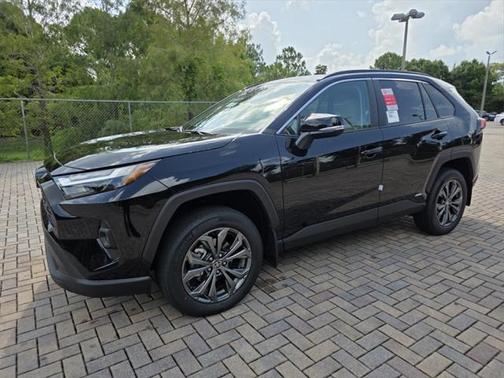 2025 Toyota RAV4 Hybrid XLE Premium