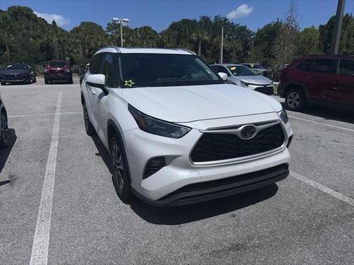 2023 Toyota Highlander XLE