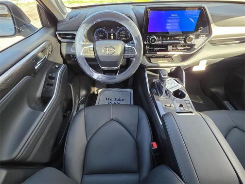 2025 Toyota Highlander Limited