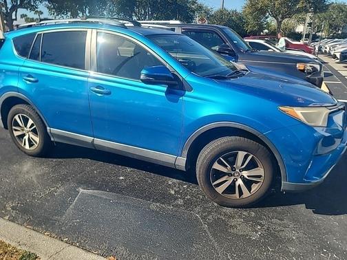 2017 Toyota RAV4 XLE