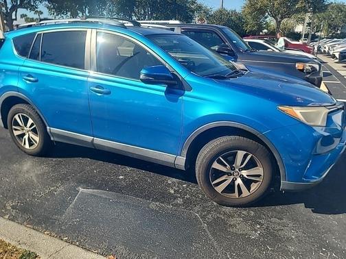 2017 Toyota RAV4 XLE