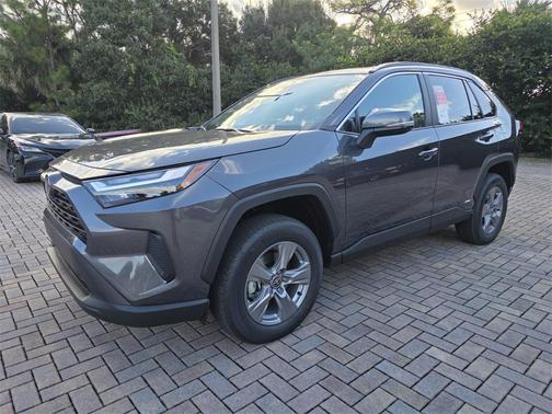 2025 Toyota RAV4 Hybrid XLE