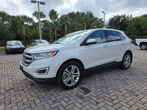White Platinum Metallic Tri-Coat 2018 Ford Edge Titanium