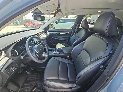 2022 INFINITI QX50 LUXE