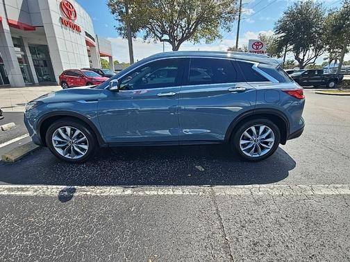 2022 INFINITI QX50 LUXE