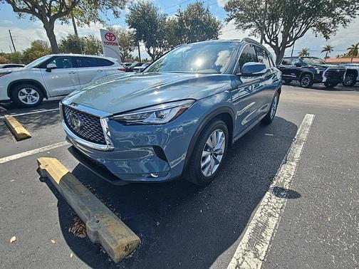 2022 INFINITI QX50 LUXE