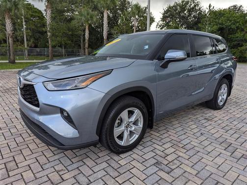 2023 Toyota Highlander Hybrid LE