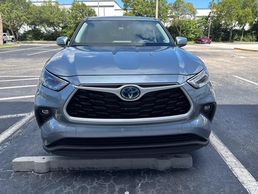 2023 Toyota Highlander Hybrid LE