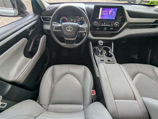 2023 Toyota Highlander Hybrid LE