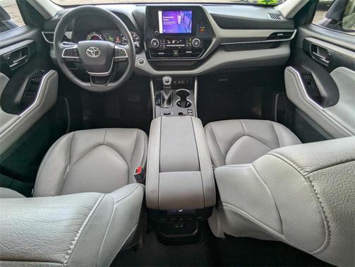 2023 Toyota Highlander Hybrid LE