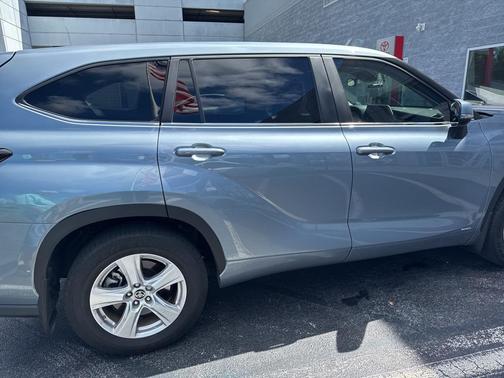 2023 Toyota Highlander Hybrid LE