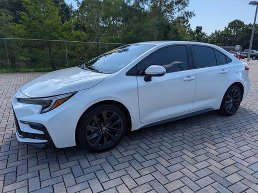2024 Toyota Corolla Hybrid SE