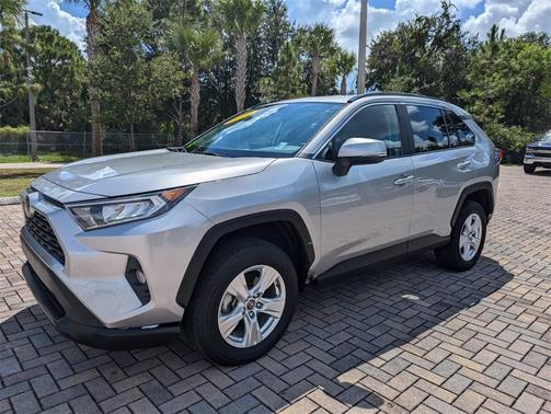 2020 Toyota RAV4 XLE