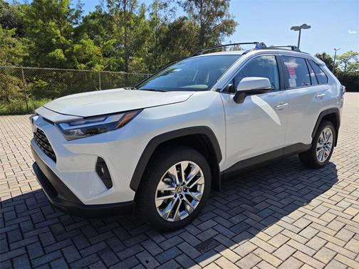 2025 Toyota RAV4 XLE Premium