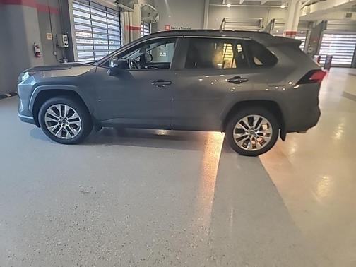 2020 Toyota RAV4 XLE Premium