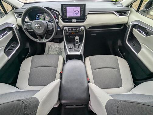 2022 Toyota RAV4 Hybrid XLE