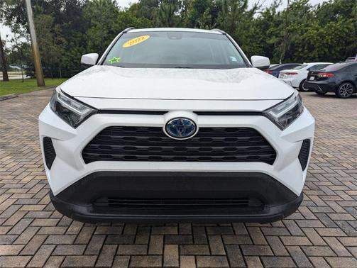 2022 Toyota RAV4 Hybrid XLE