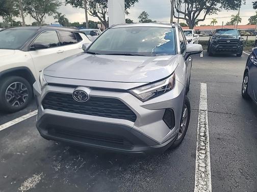 2025 Toyota RAV4 XLE