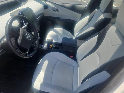 2020 Toyota Prius XLE