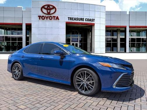 2024 Toyota Camry Hybrid XLE