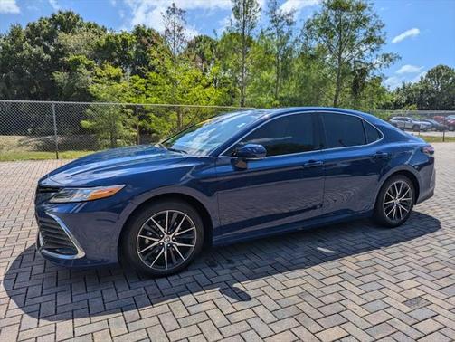 2024 Toyota Camry Hybrid XLE