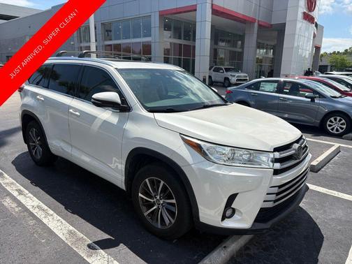 Blizzard Pearl 2017 Toyota Highlander XLE