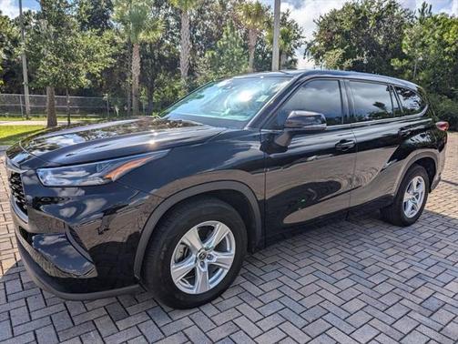 2022 Toyota Highlander L