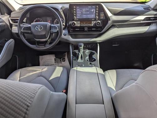 2022 Toyota Highlander L