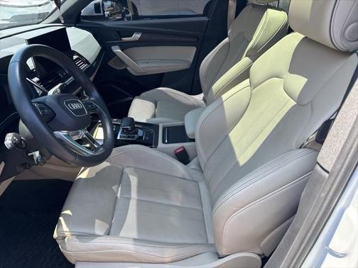 2022 Audi Q5 45 S line Prestige