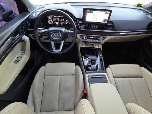 2022 Audi Q5 45 S line Prestige