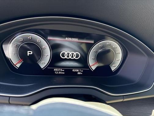 2022 Audi Q5 45 S line Prestige