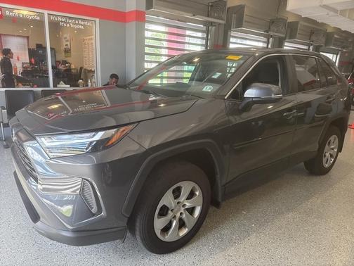 2023 Toyota RAV4 LE